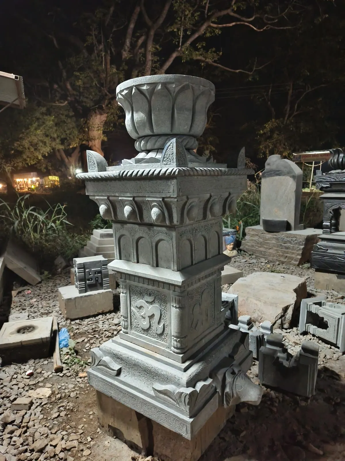 om shree vrindavan detail