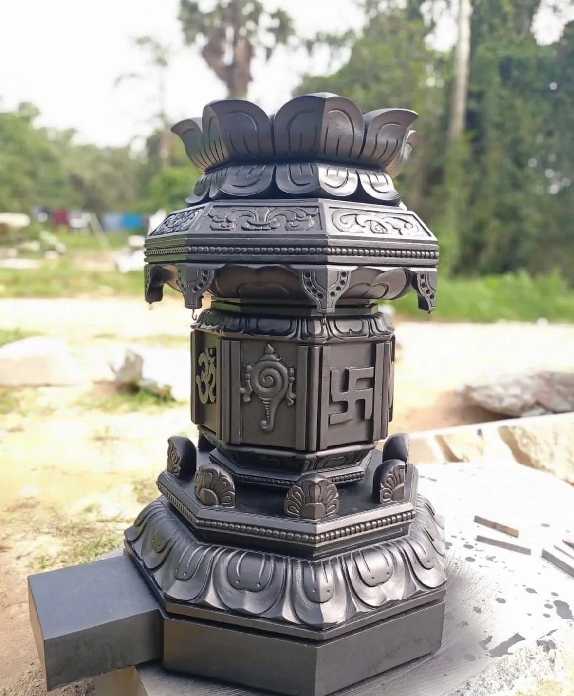 special round detail